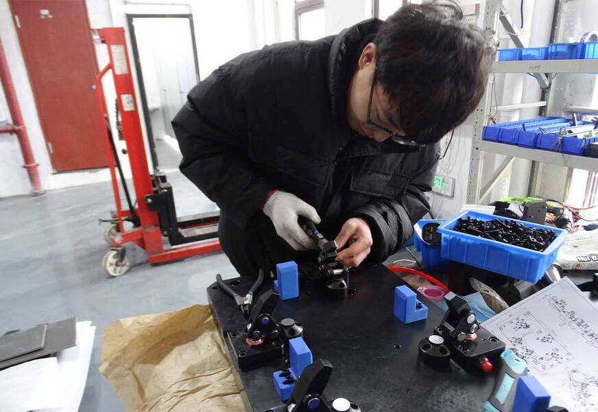 Clamp (Chongqing) Intelligent Equipment Co., Ltd. manufacturer production line